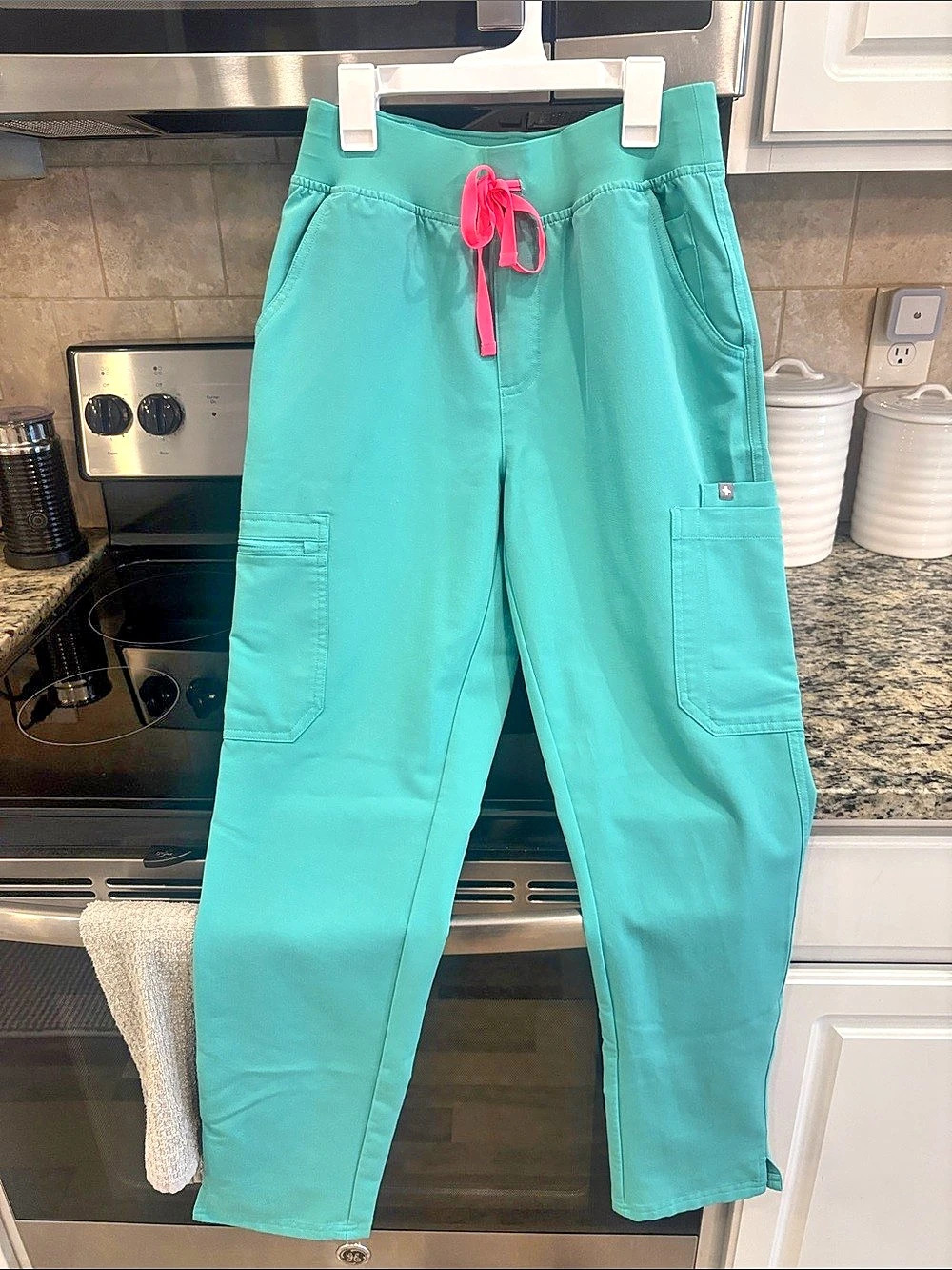 FIGS Yola Cargo Pants in Surgical Green. Size: Small. BNWOT.